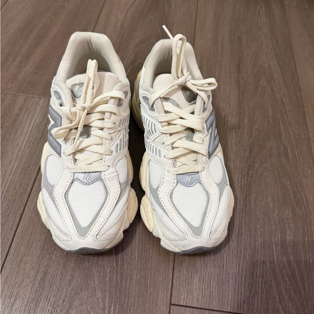 New Balance Cream and Gray Athletic Shoes 9060 men’s 5.5 women’s 7